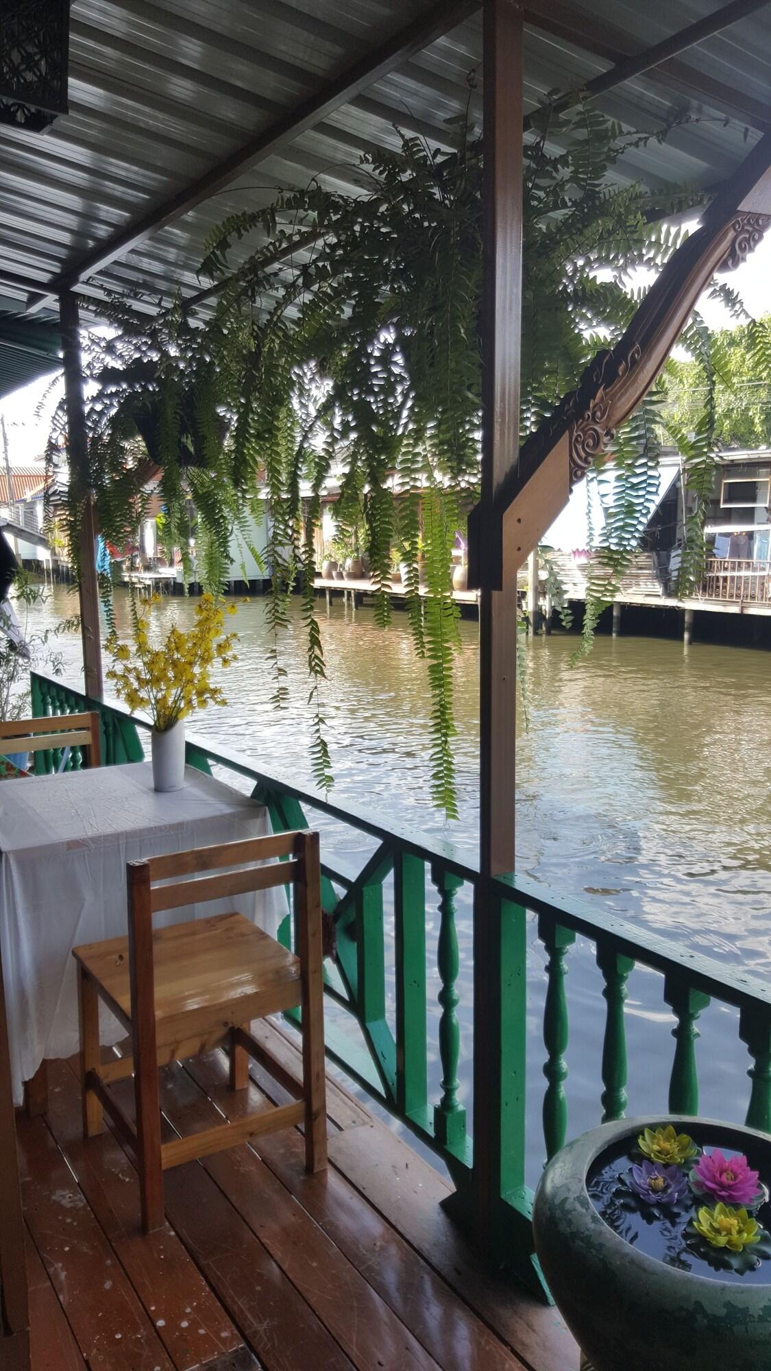 Bangluang House Hotel Bangkok Exterior photo